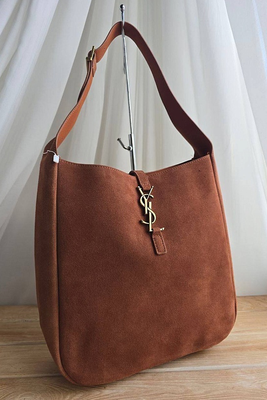 Женская замшевая сумка Yves Saint Laurent 37x29 см