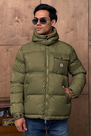Мужская куртка Moncler зелёного цвета   