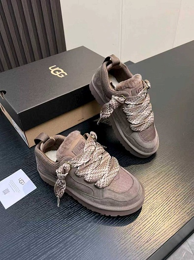 Женские замшевые ботинки UGG Lowmel   