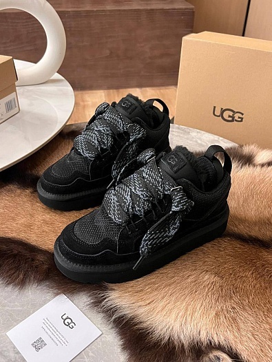 Женские ботинки с мехом UGG Lowmel - Black   