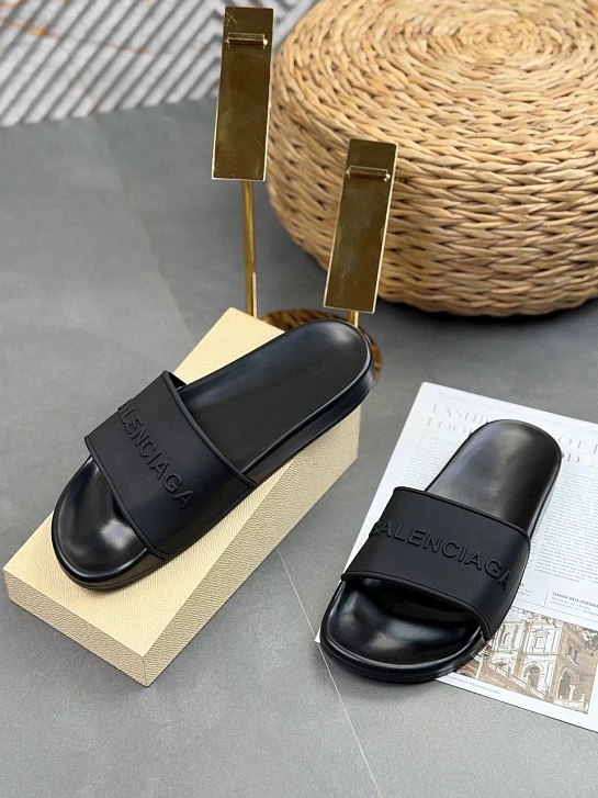 Мужские шлёпанцы Balenciaga embossed-logo