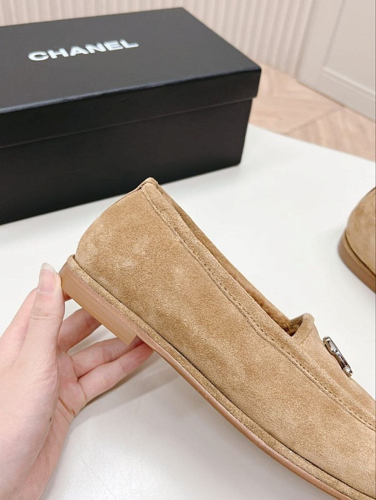 Женские замшевые лоферы с мехом Chanel Premium - Chestnut