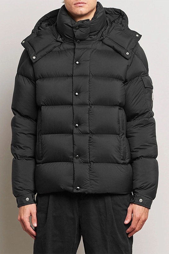 Мужской чёрный пуховик Moncler Vezere