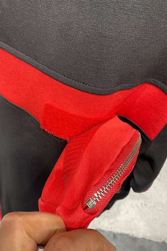 Белая оверсайз футболка Prada Chest Bag