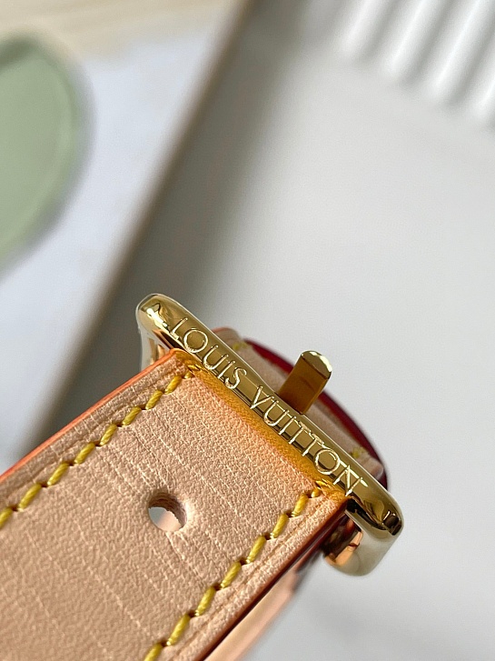 Кожаная сумка на пояс Louis Vuitton Bumbag Monogram Premium 37x14x13 см