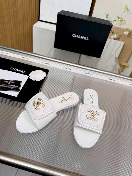 Женские кожаные шлёпанцы Chanel premium
