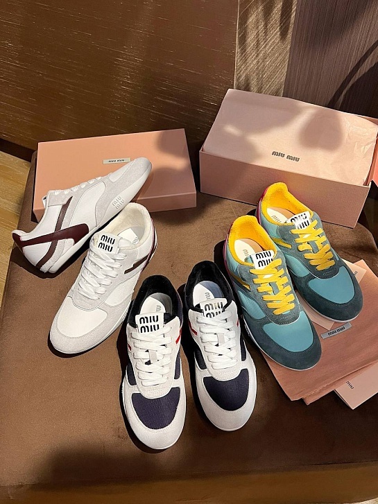 Замшевые женские кроссовки MIU MIU