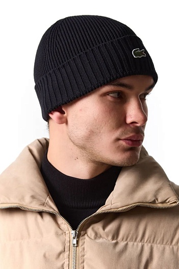 Шапка чёрного цвета Lacoste logo-embroidered   