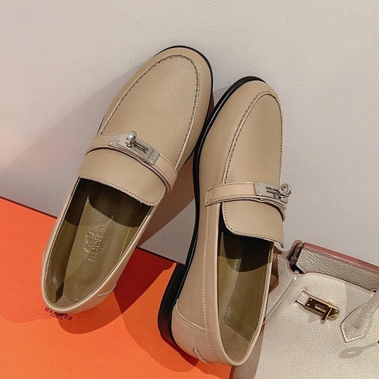 Женские кожаные лоферы Hermes