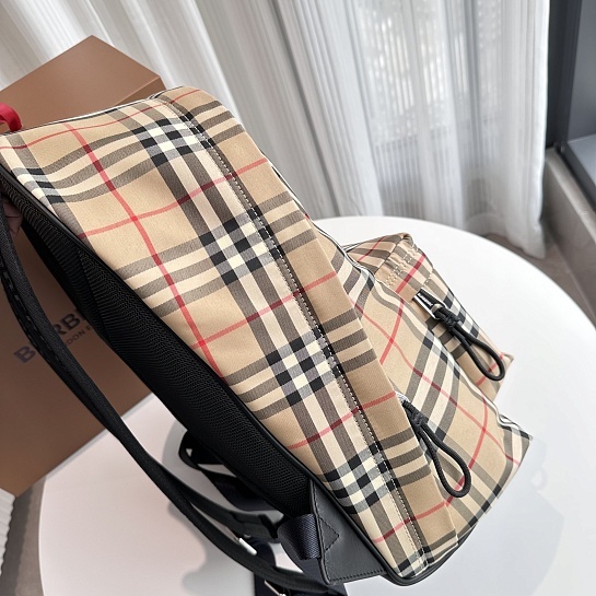 Нейлоновый рюкзак Burberry Vintage Premium 42.5x30.5x14.5 см