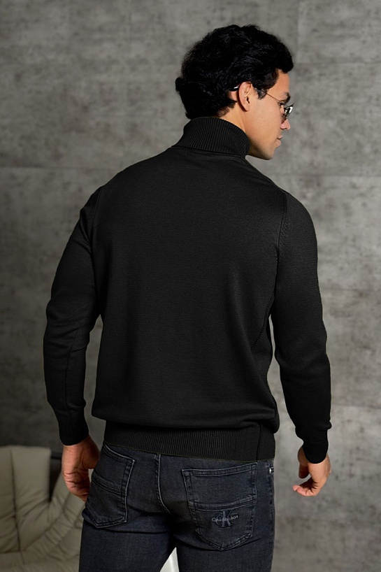 Водолазка чёрного цвета compass-patch