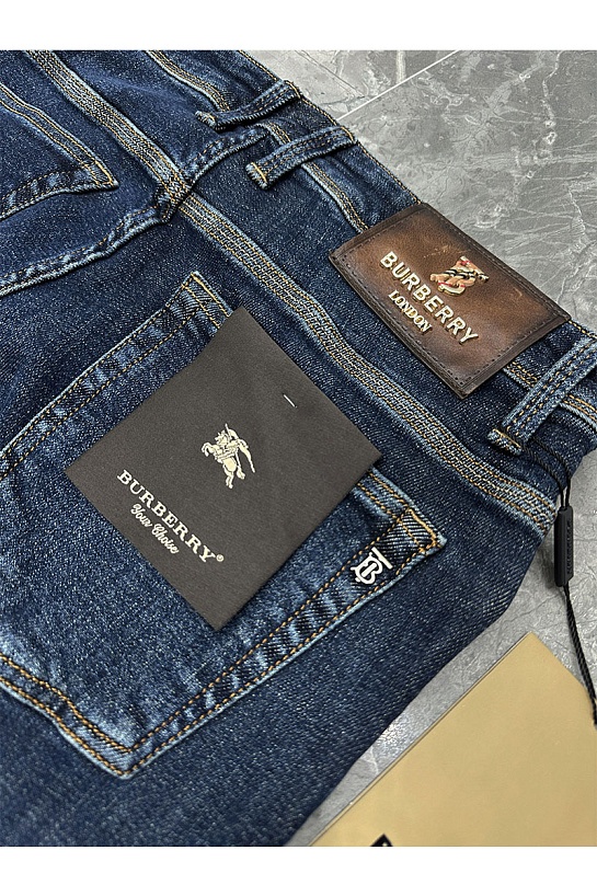 Джинсы тёмно-синего цвета Burberry regular fit