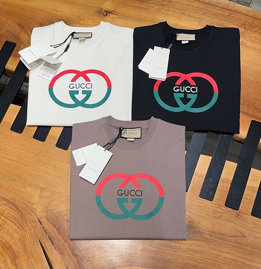 Футболка чёрного цвета Gucci logo-print   