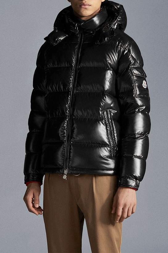 Мужская куртка с глянцевым эффектом чёрного цвета Moncler Maya Short