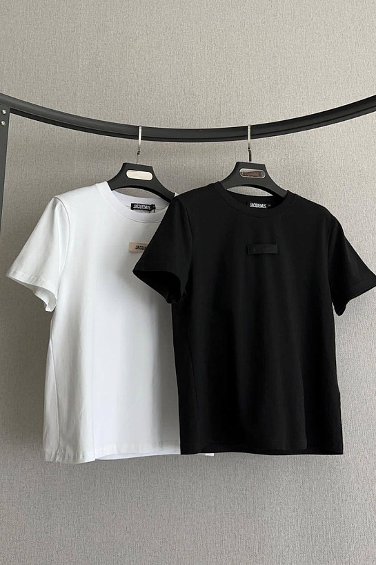 Женская футболка Jacquemus чёрного цвета