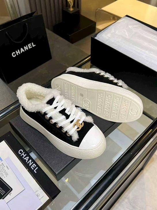 Женские замшевые кроссовки с мехом Chanel premium - Black