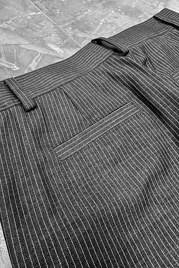 Женские серые брюки Nenette striped   