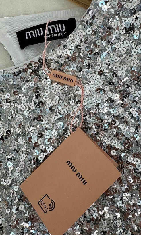 Женское платье в пайетках с открытой спинкой MIU MIU