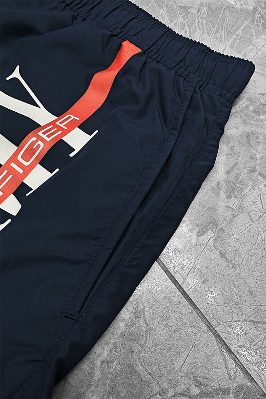 Мужские тёмно-синие шорты Tommy Hilfiger logo-print