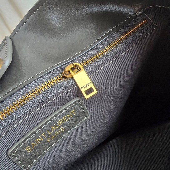 Замшевая сумка Yves Saint Laurent 39x23 см