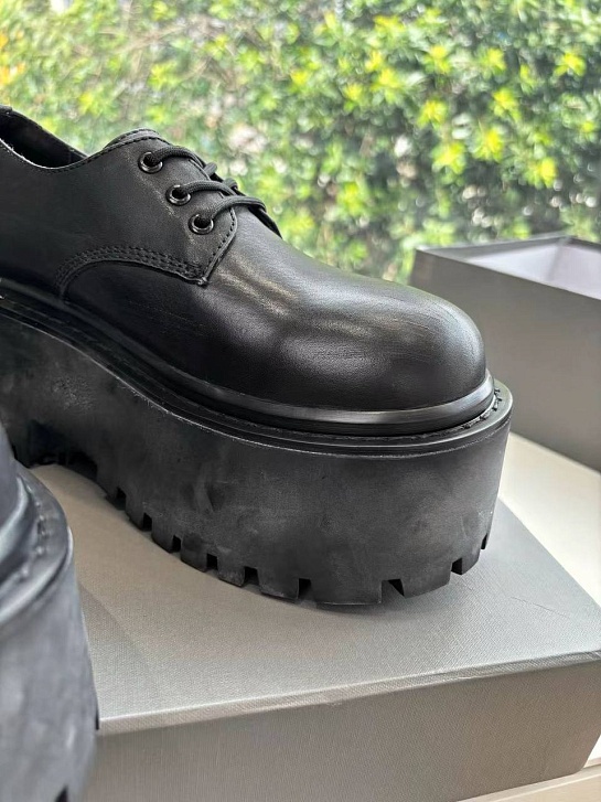 Женские кожаные ботинки Balenciaga Strike Platform Derby premium