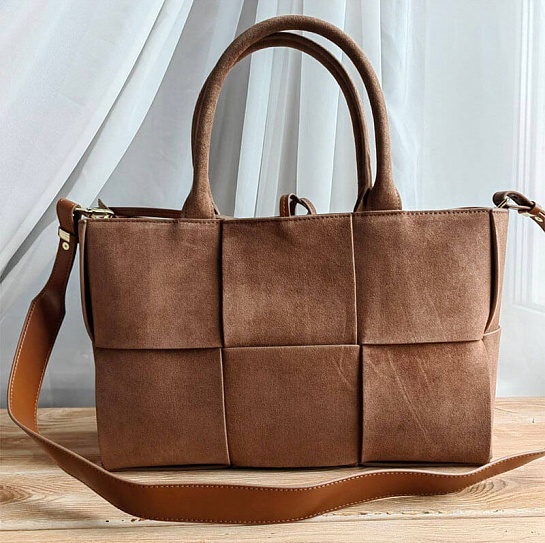 Замшевая сумка-тоут Bottega Veneta Arco Medium 36x25 см - Brown