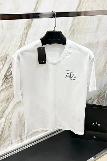 Футболка белого цвета Armani Exchange V-neck   