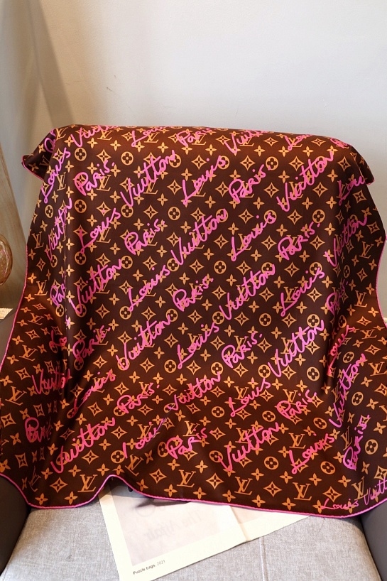 Платок Louis Vuitton LV Script Square premium 89x88 см
