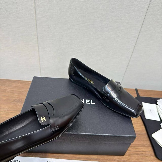 Женские кожаные лоферы Chanel premium