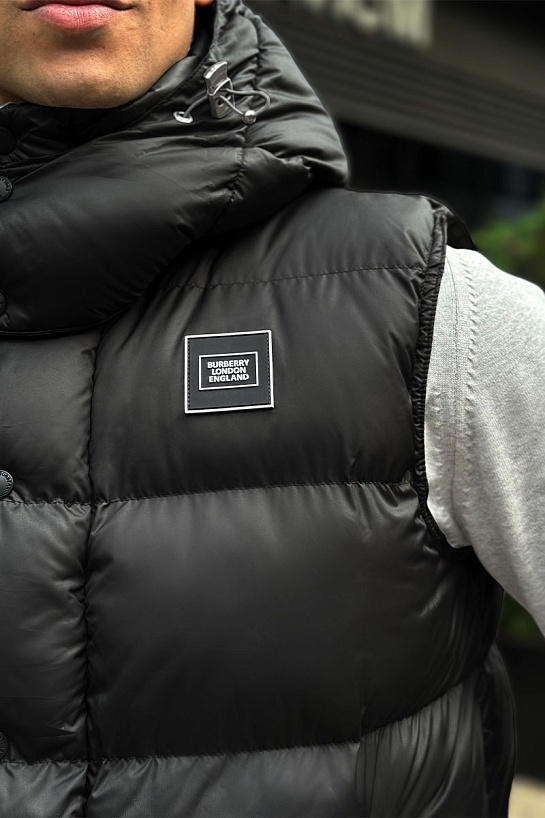 Чёрный жилет Burberry London England logo-patch