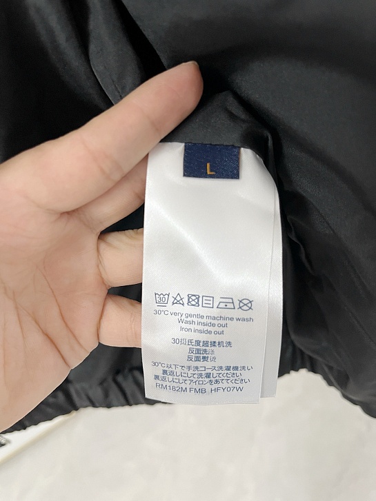 Ветровка чёрного цвета Louis Vuitton Monogram