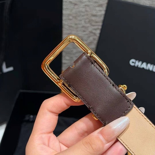 Кожаный ремень Chanel коричневого цвета