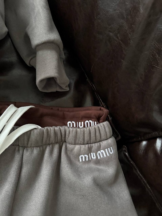 Женский серый костюм тройка MIU MIU