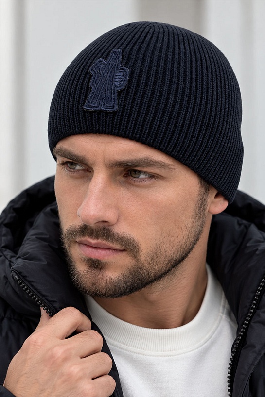 Мужская брендовая шапка Moncler тёмно-синего цвета