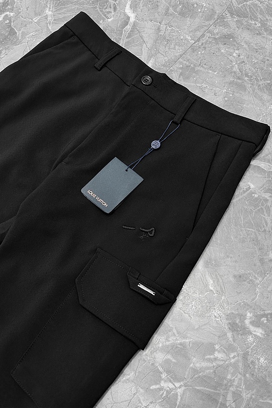 Мужские чёрные джоггеры Louis Vuitton embroidered signature