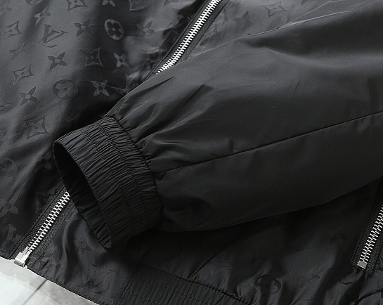 Мужская чёрная ветровка Louis Vuitton Monogram