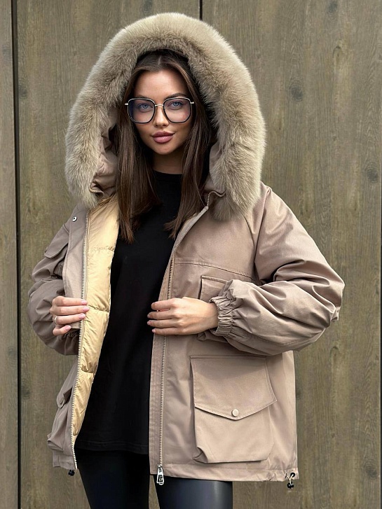 Женский бежевый пуховик с натуральным мехом Max Mara