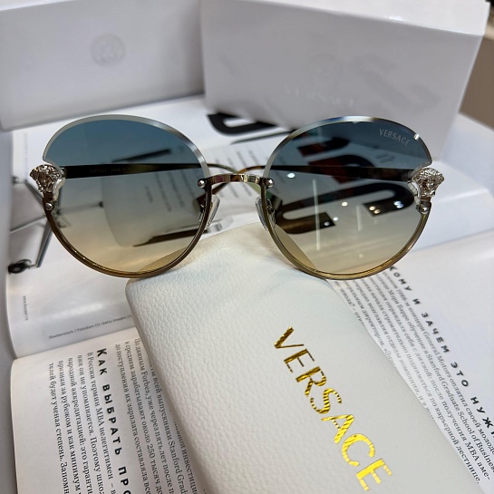 Солнцезащитные очки Versace Glam Medusa