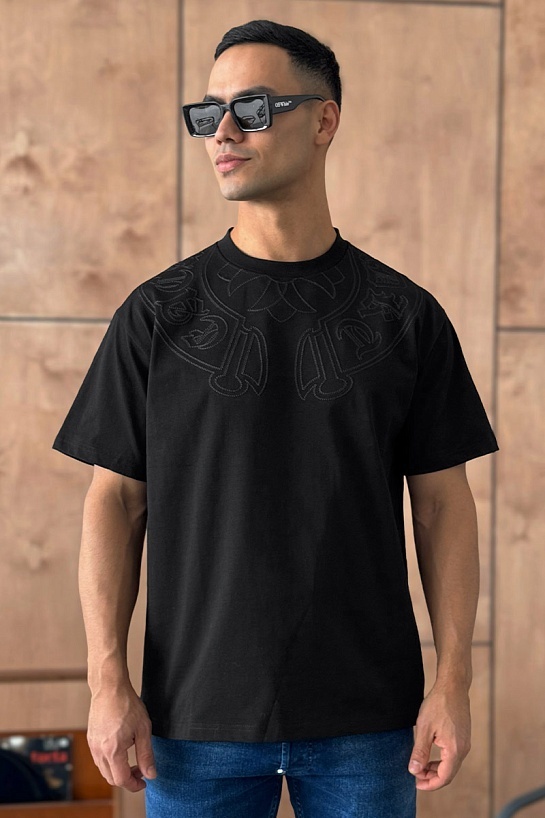 Чёрная оверсайз футболка Gothic logo