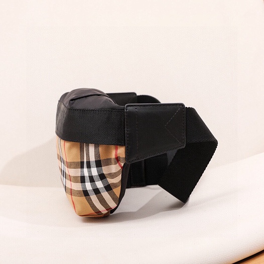 Бежевая сумка на пояс Burberry Sonny Premium 31x7.5x16 см   