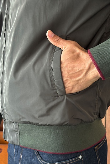 Мужская ветровка Loro Piana зелёного цвета   