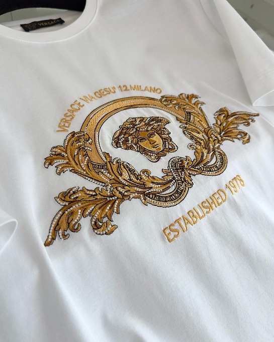 Белая футболка Versace Coupe Blason embroidered