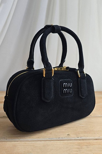 Замшевая чёрная сумка MIU MIU 23x13 см   