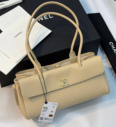 Кожаная сумка Chanel Shopping premium 15x32x11.5 см   