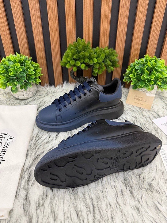 Мужские кроссовки Alexander McQueen синего цвета