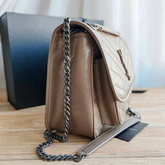 Кожаная сумка Yves Saint Laurent Niki Medium Light Musk 28x21 см   