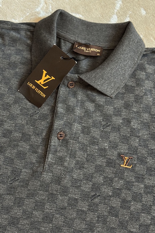 Мужское брендовое поло Louis Vuitton серого цвета