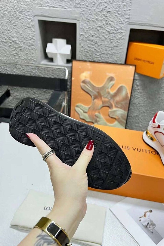 Женские кожаные кроссовки Louis Vuitton Neo Run Away
