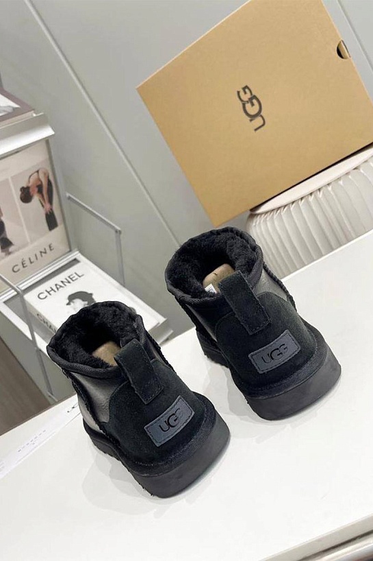 Мужские чёрные ботинки UGG Classic