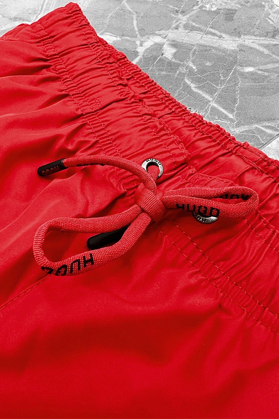 Мужские красные шорты Hugo Boss Dugo logo-embroidered